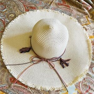 Summer white off hat NWOT